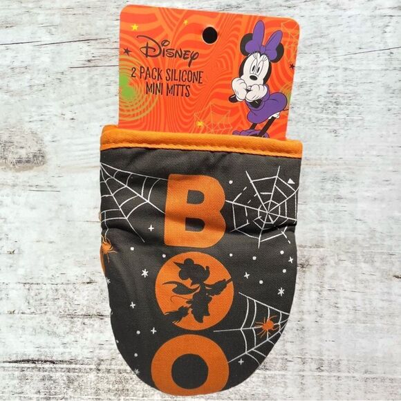 NWT Disney Halloween 2-pack Silicone Mini Oven Mitts - Picture 1 of 5